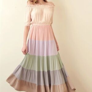 Storia Off-Shoulder Corblock Maxi Dress S